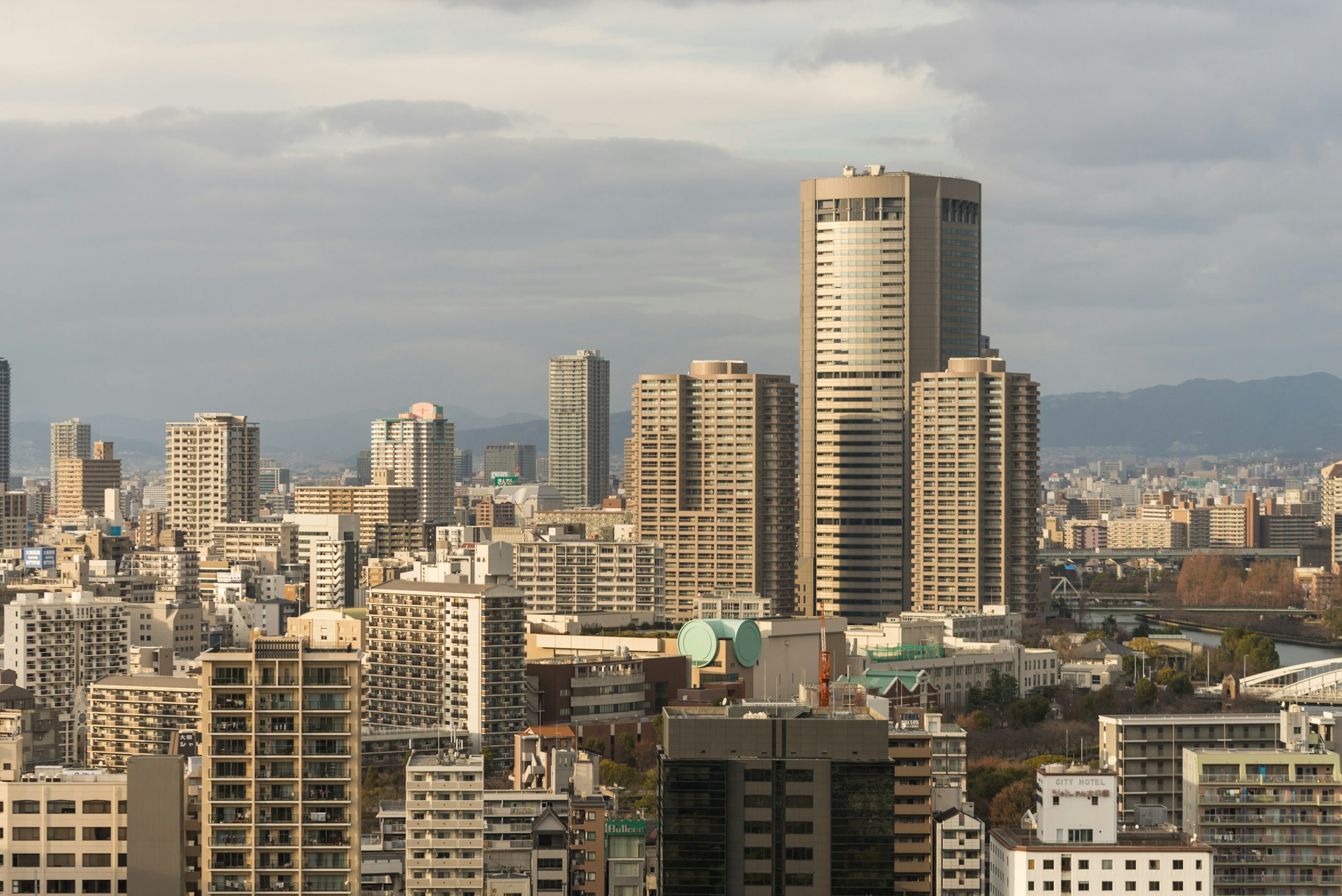 大阪现代城市天际线
