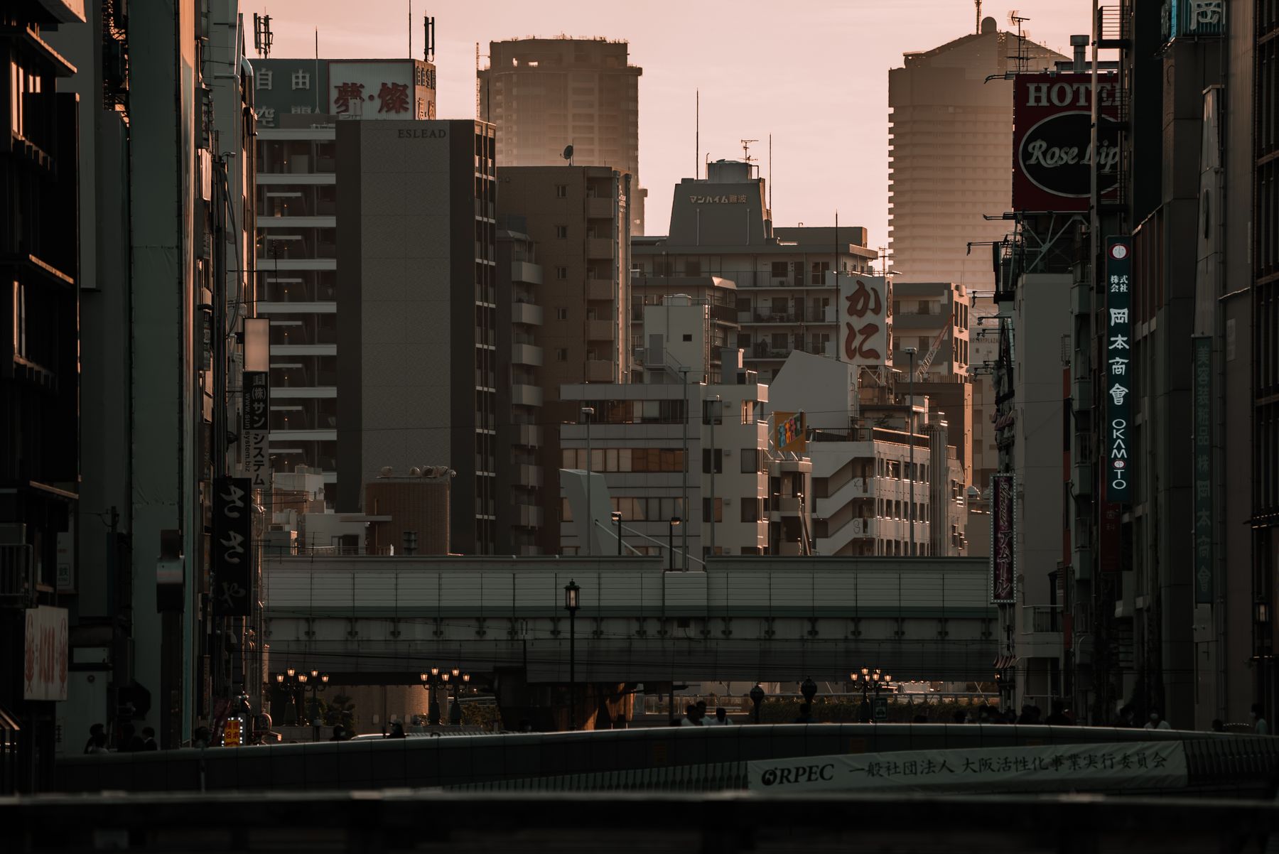 大阪梅田傍晚街景